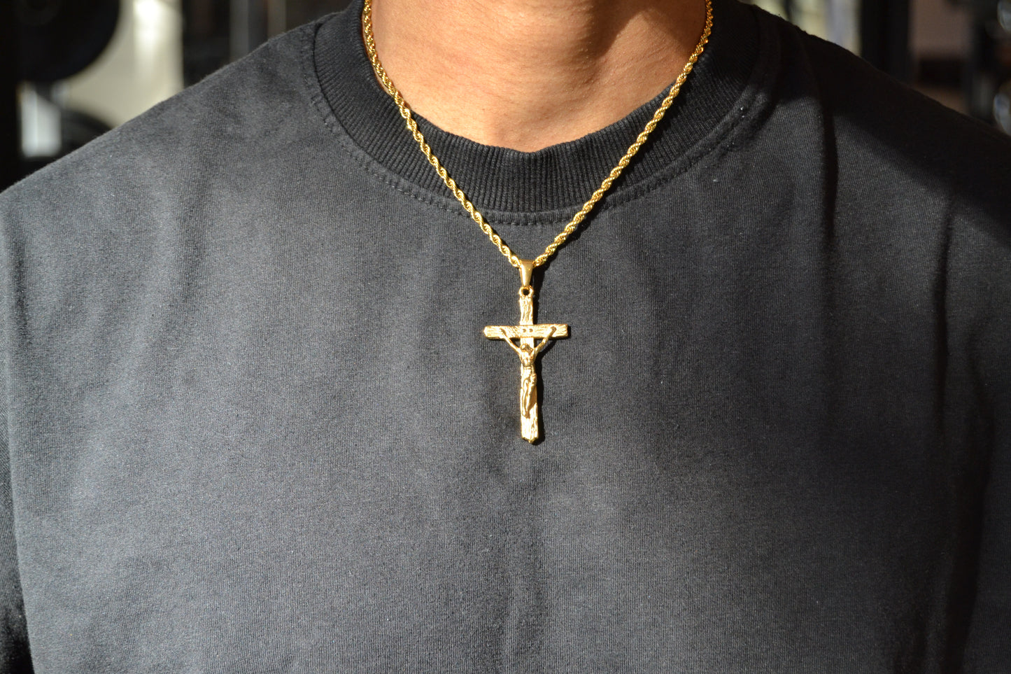 Men’s Gold Crucifix Pendant