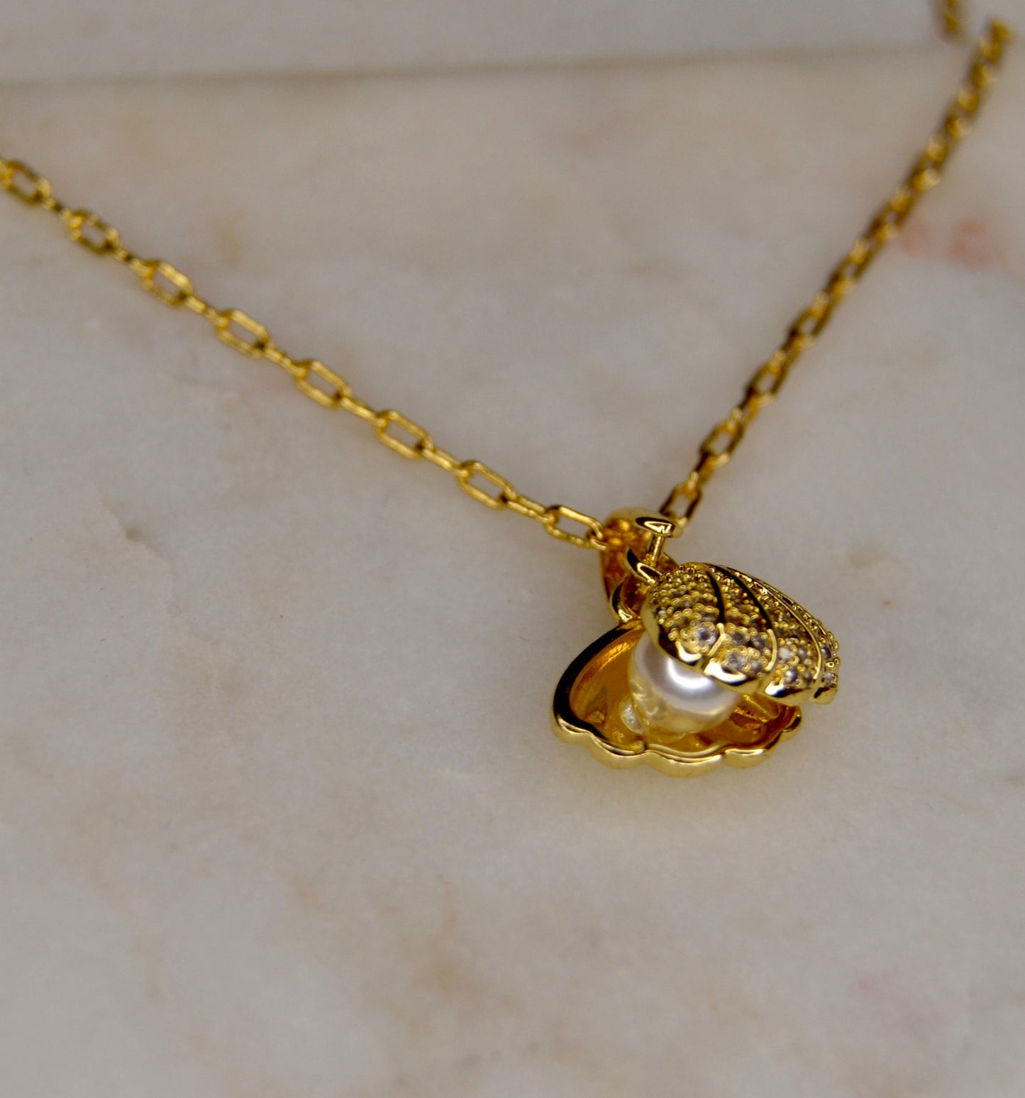 Women's Shell Pearl Necklace