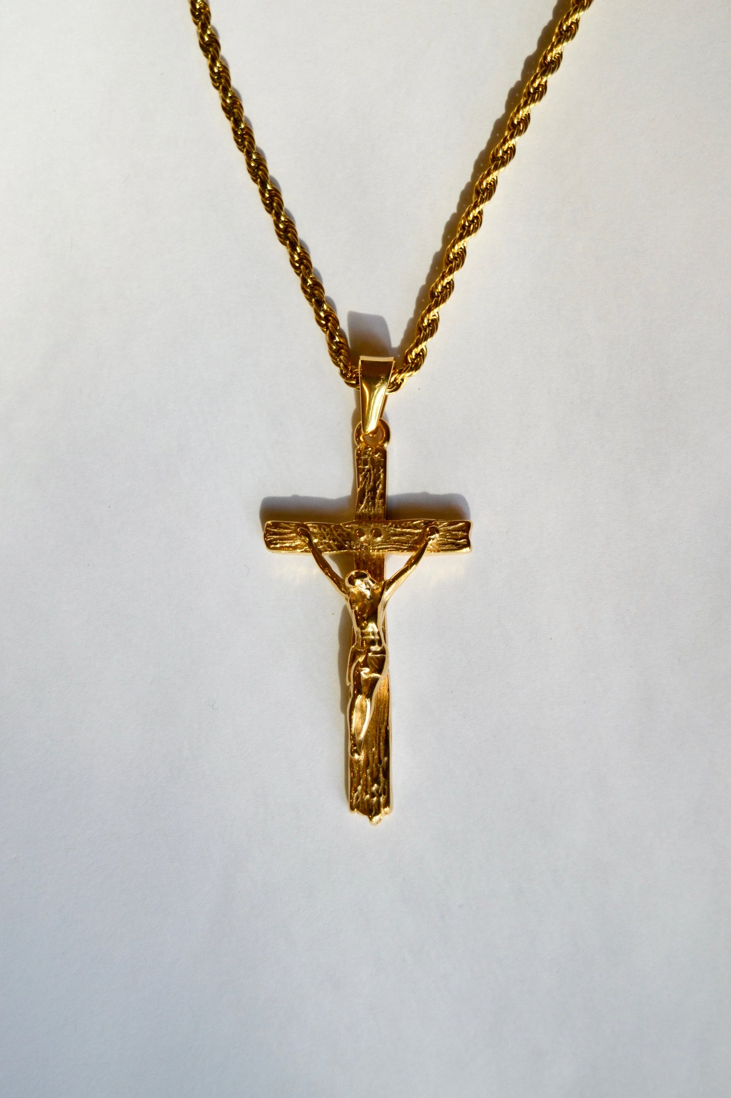 Men’s Gold Crucifix Pendant