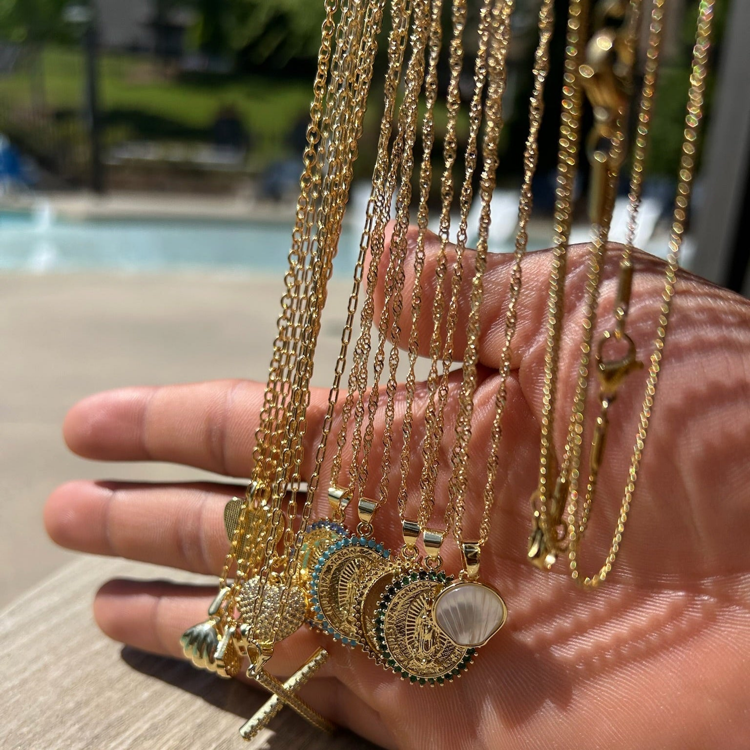 18K Women's Necklaces