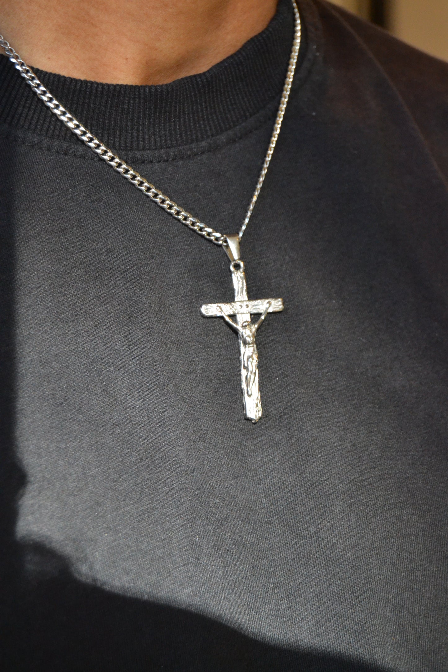 Men’s Silver Crucifix Pendant