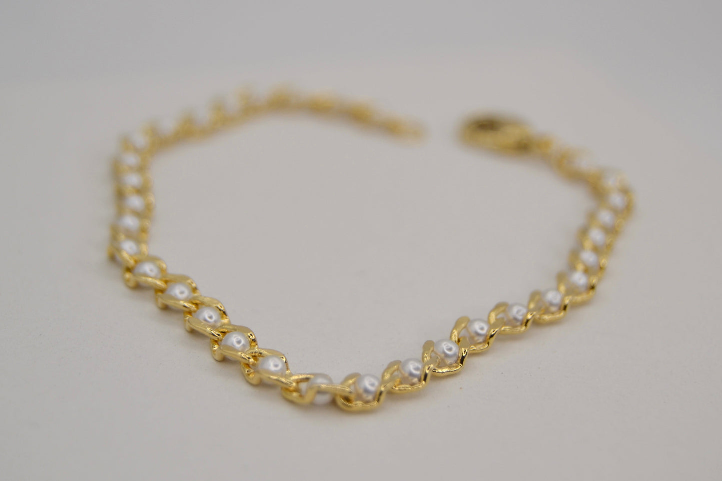 18k Gold Pearl Bracelet