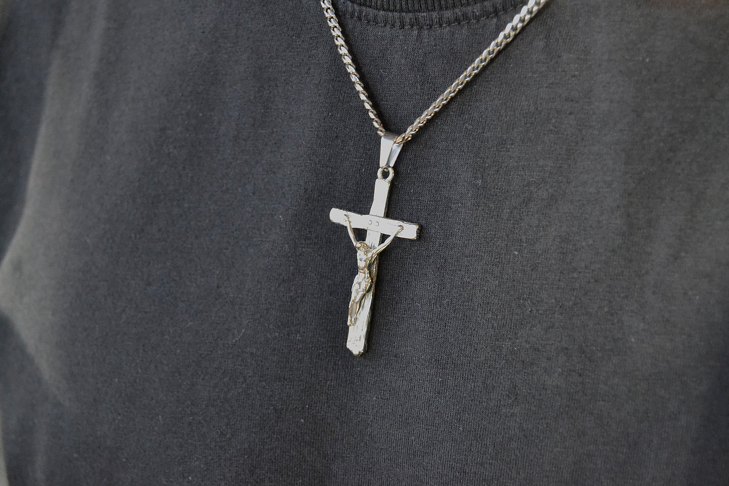 Men’s Silver Crucifix Pendant